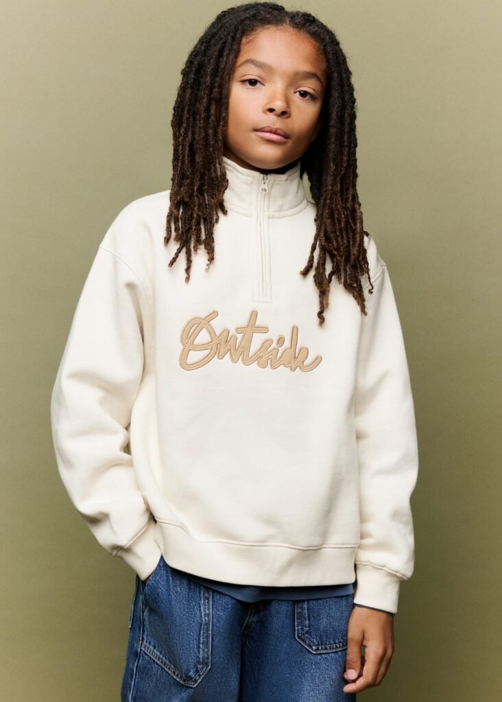 Sweatshirt com detalhe bordado