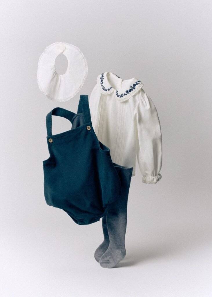 Babygro de bombazina de algodão com botões