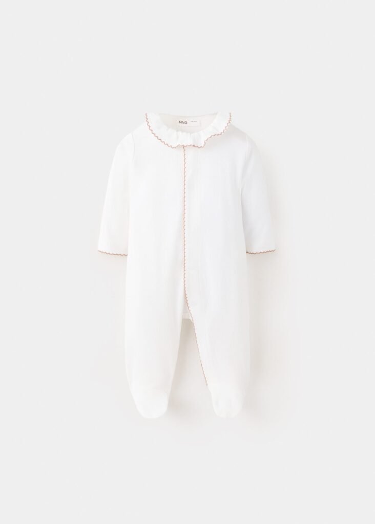Macacão de pijama com debruns em contraste