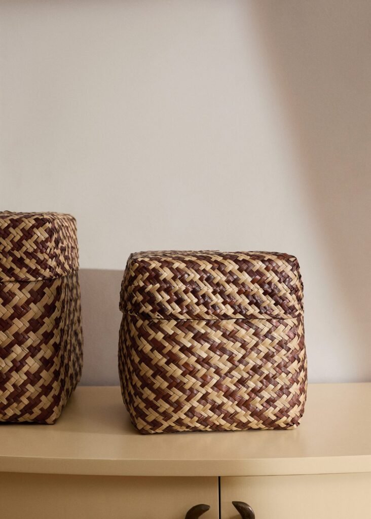 Cesta de armazenamento de cor tamanho médio