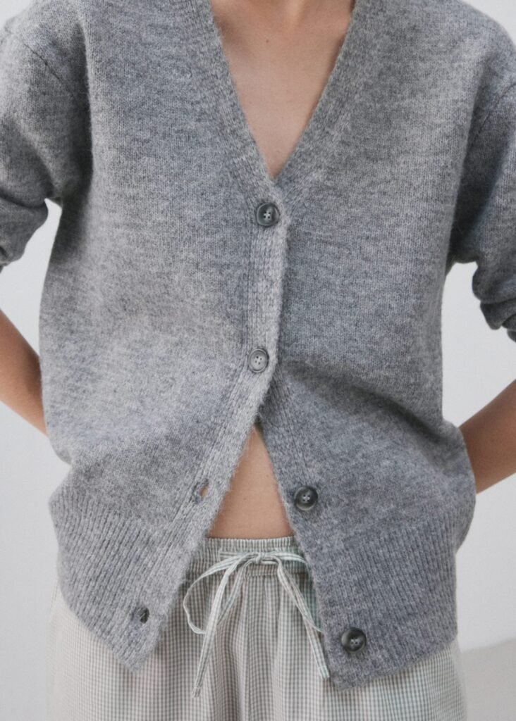 Cardigan de malha com gola em V