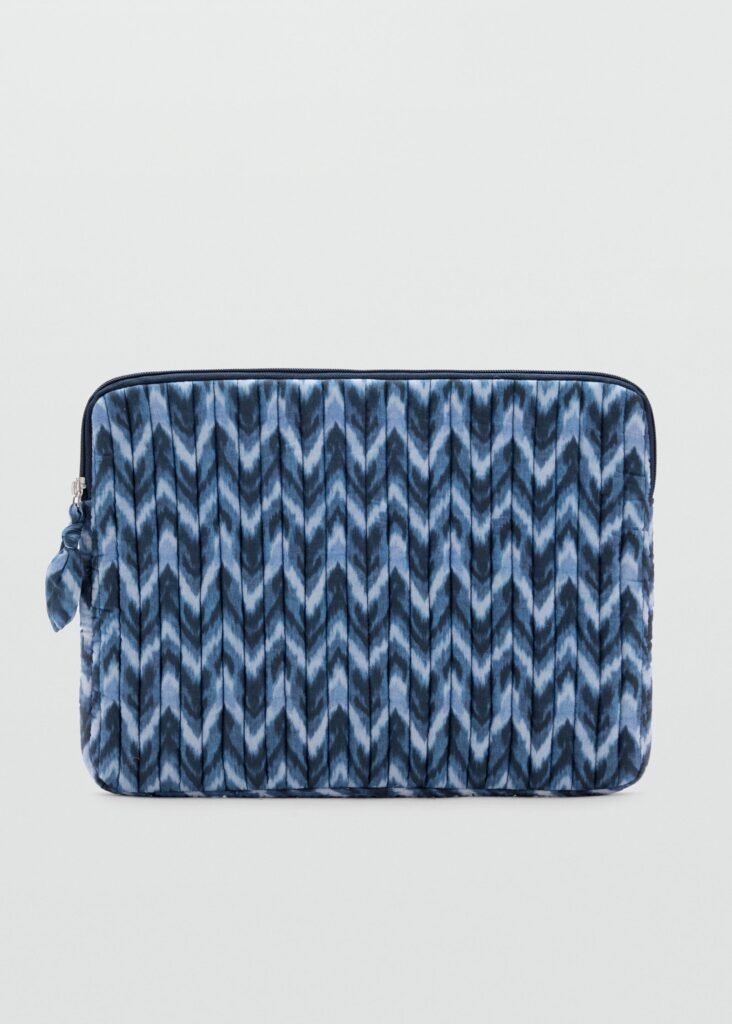 Capa para portátil com estampado tie-dye