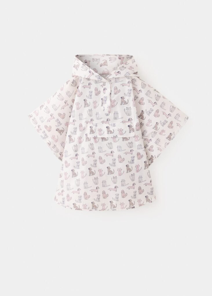 Impermeável com estampado animal