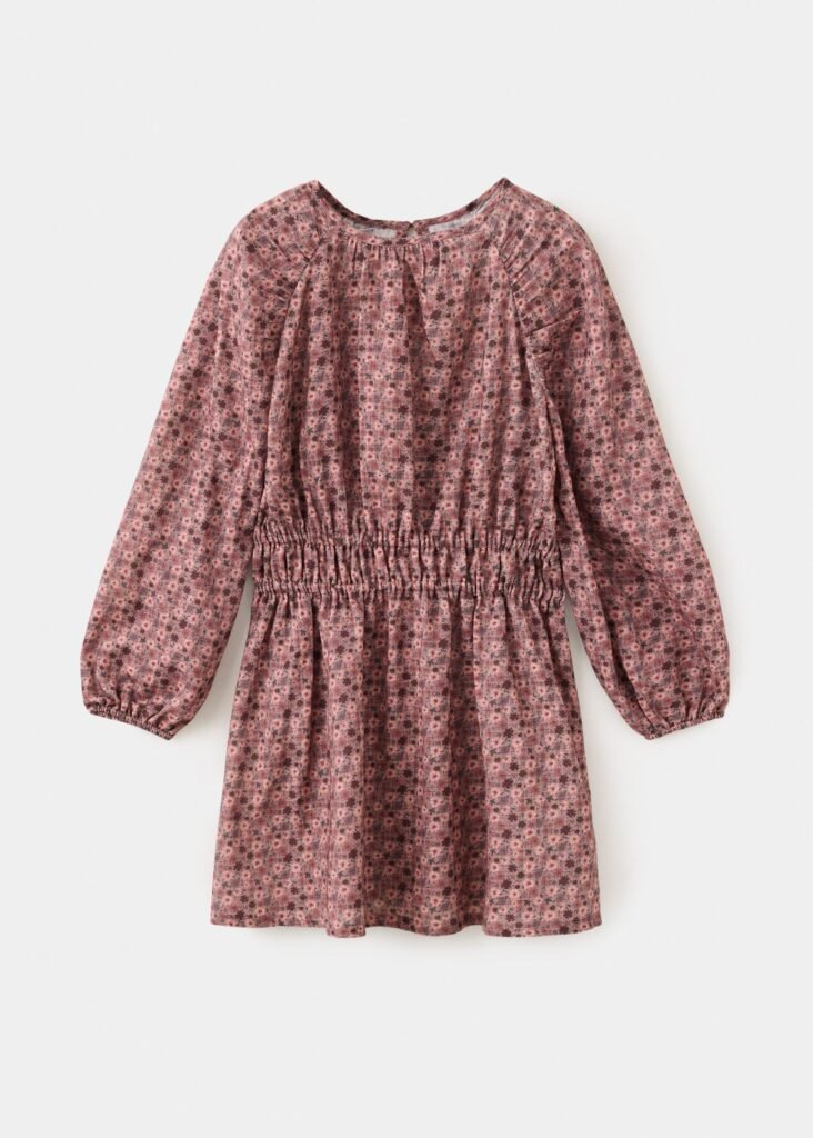 Vestido curto às flores com textura