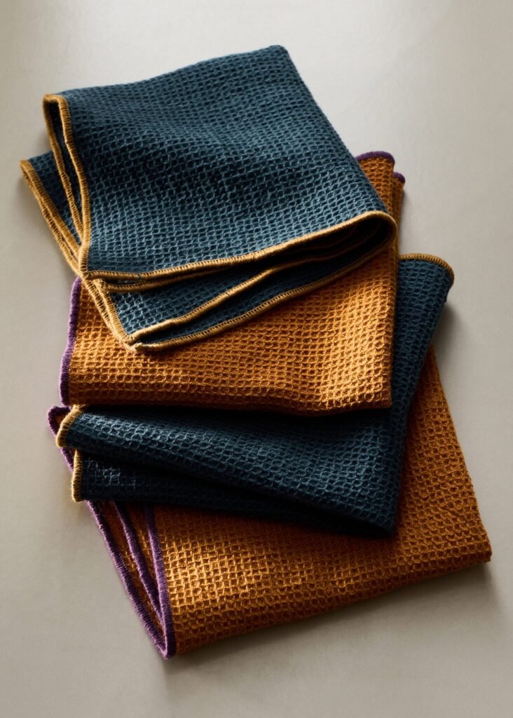 Panos de cozinha de algodão com textura de waffle e overlock