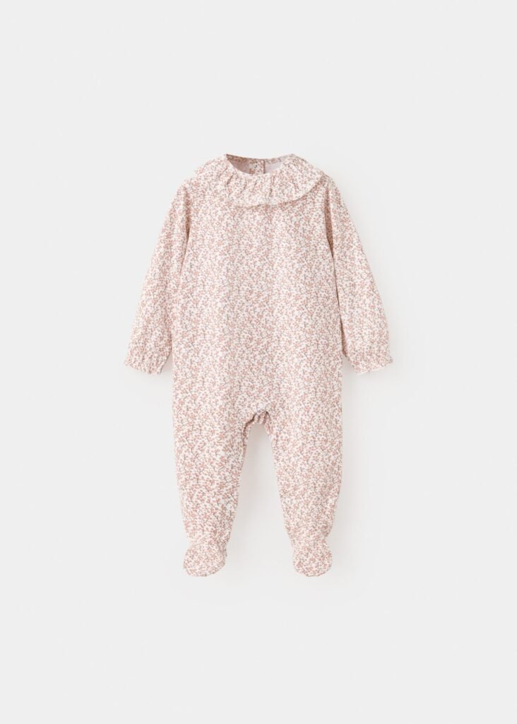 Pijama estampado com detalhe de folho