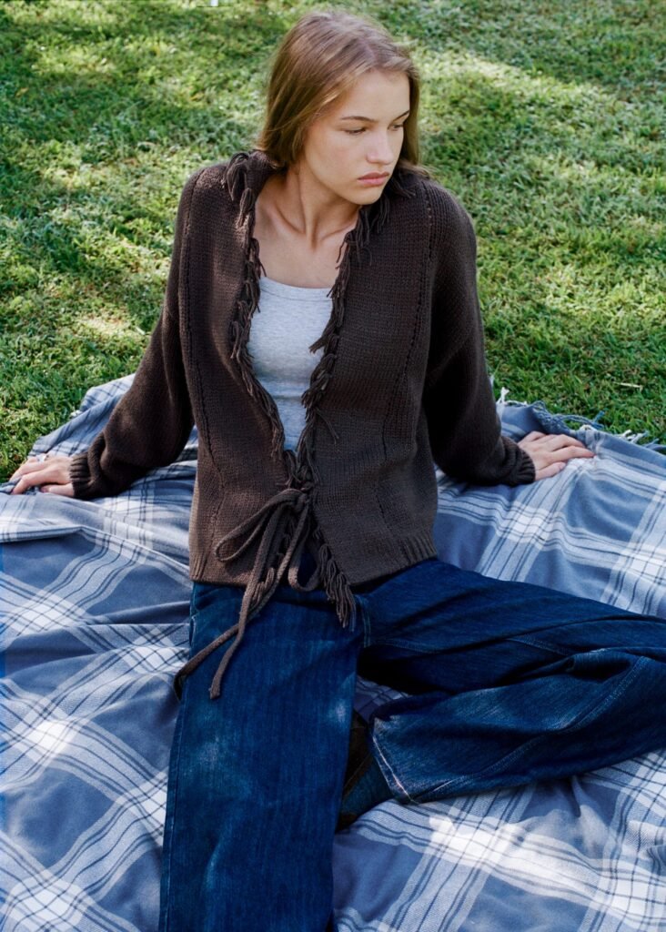 Cardigan de malha assertoado com franjas