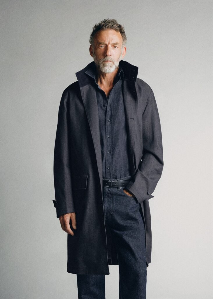 Gabardina de ganga com gola alta