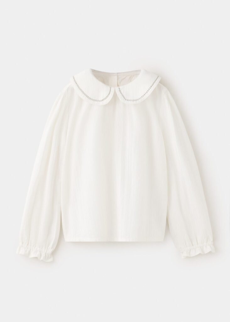 Camisa com gola baby-doll e bordado
