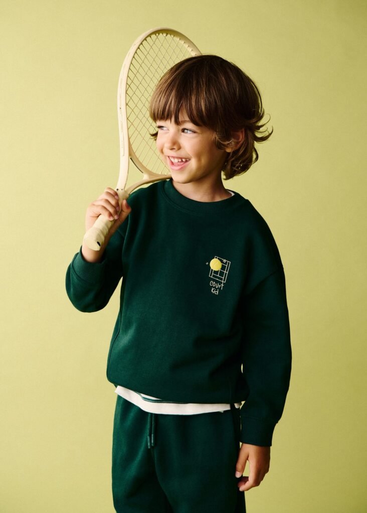 Sweatshirt de 100% algodão com desenho de ténis