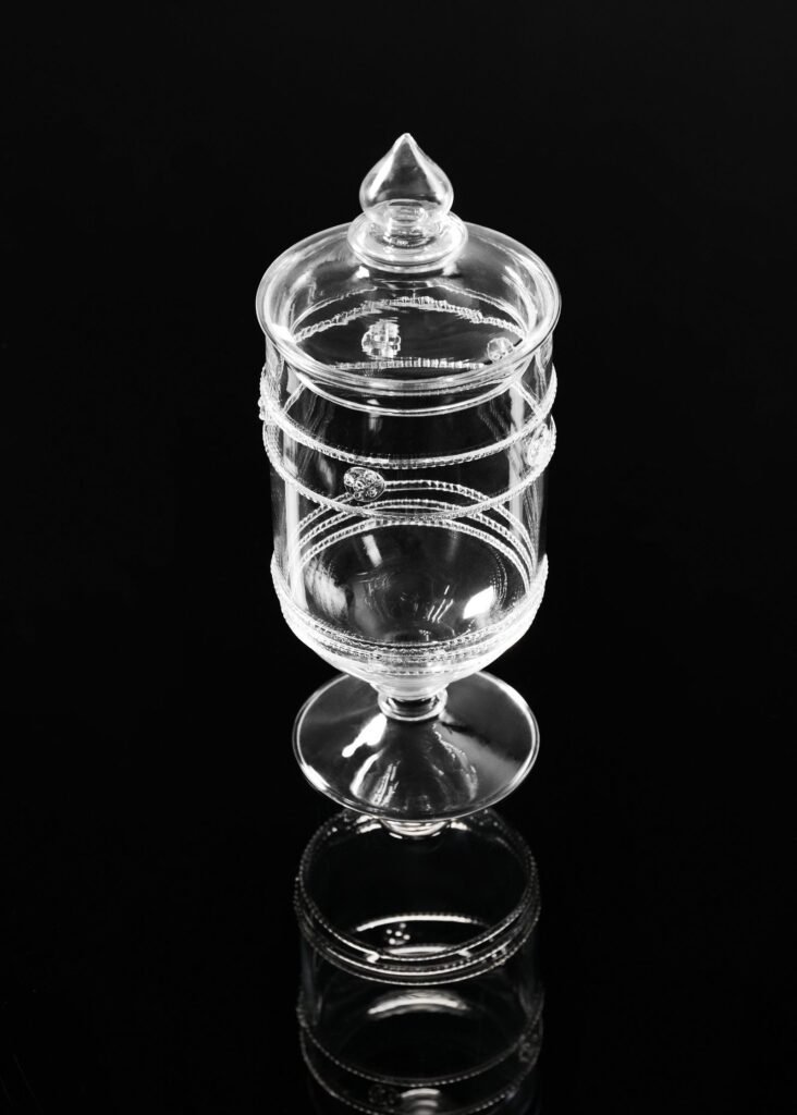 Adorno de taça de vidro com relevo