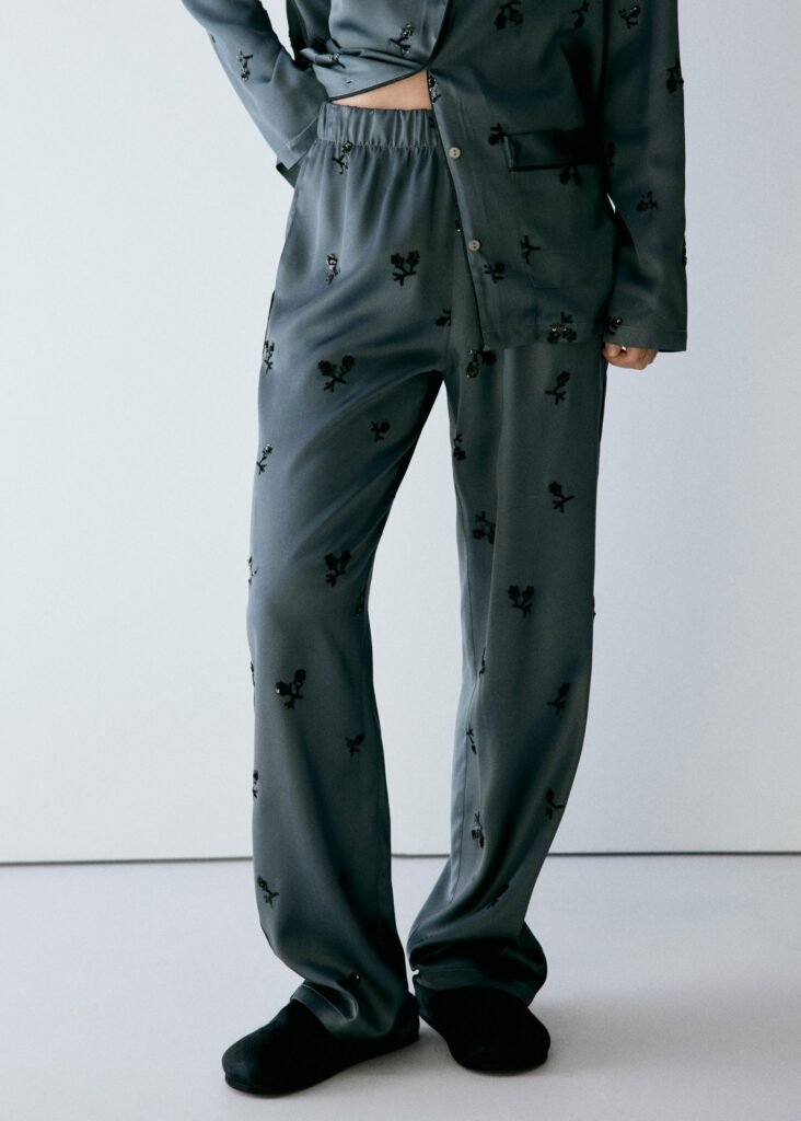 Calças de pijama de cetim com lantejoulas