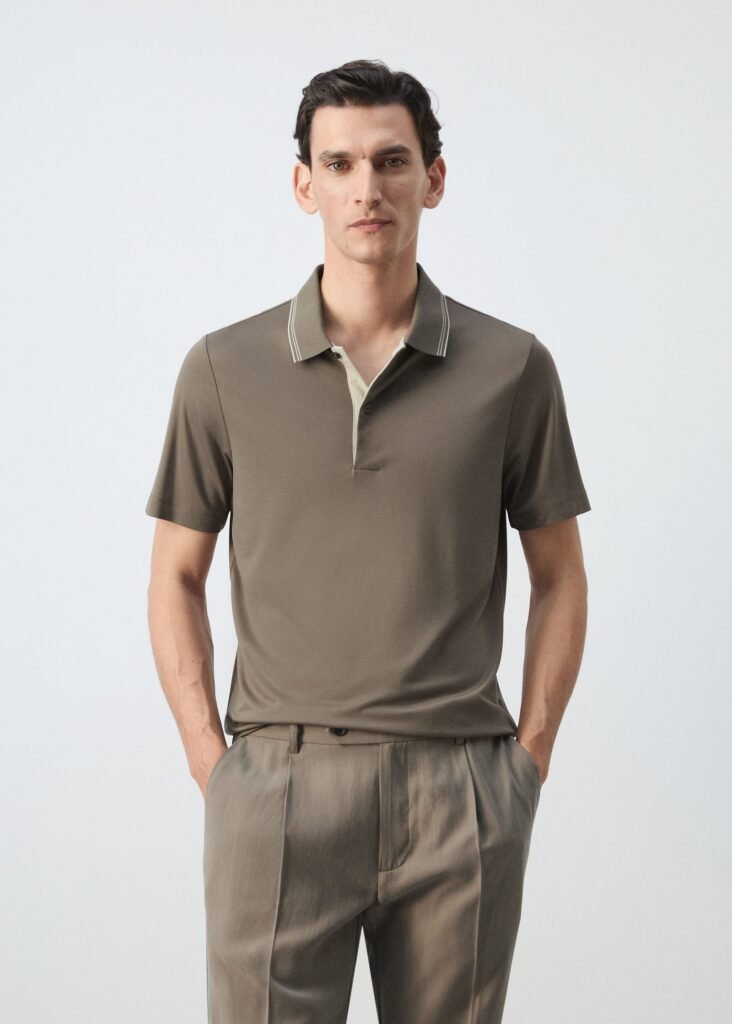 Polo slim fit com detalhe no colarinho