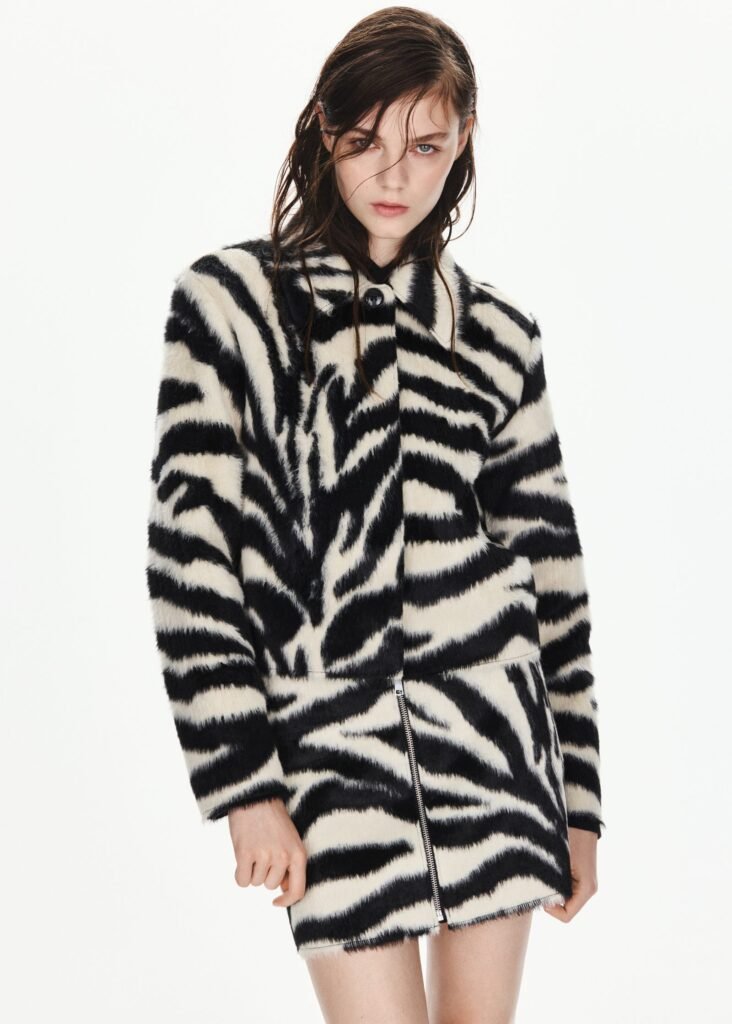 Casaco com efeito de pelo de zebra