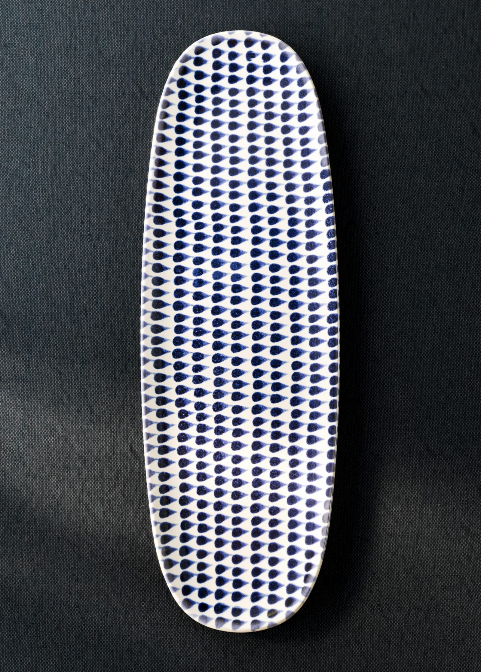Travessa oval de grés com estampado tamanho grande