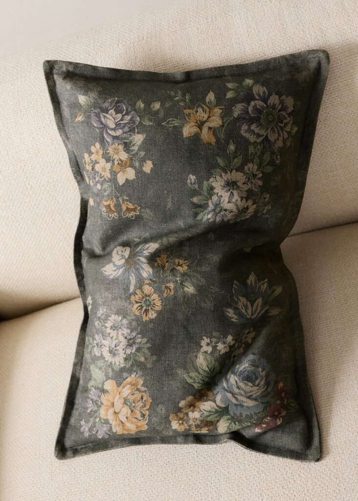 Capa de almofada floral em linho 40x60 cm
