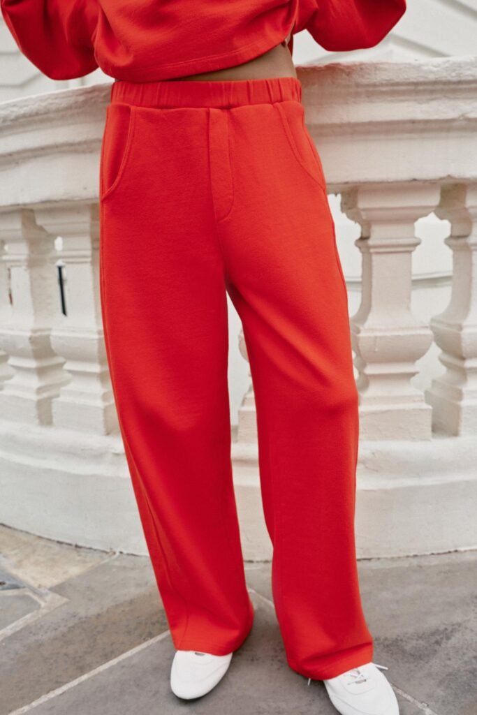 CALÇAS JOGGER COM PREGAS