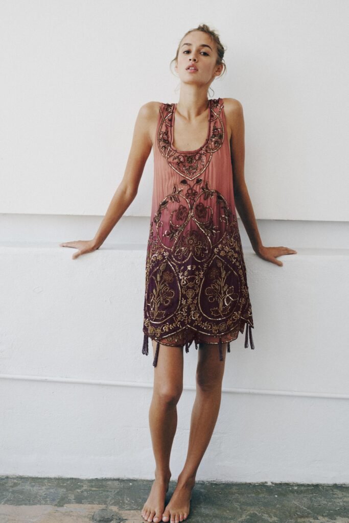VESTIDO ESTAMPADO TIE DYE COM MISSANGAS EDIÇÃO LIMITADA