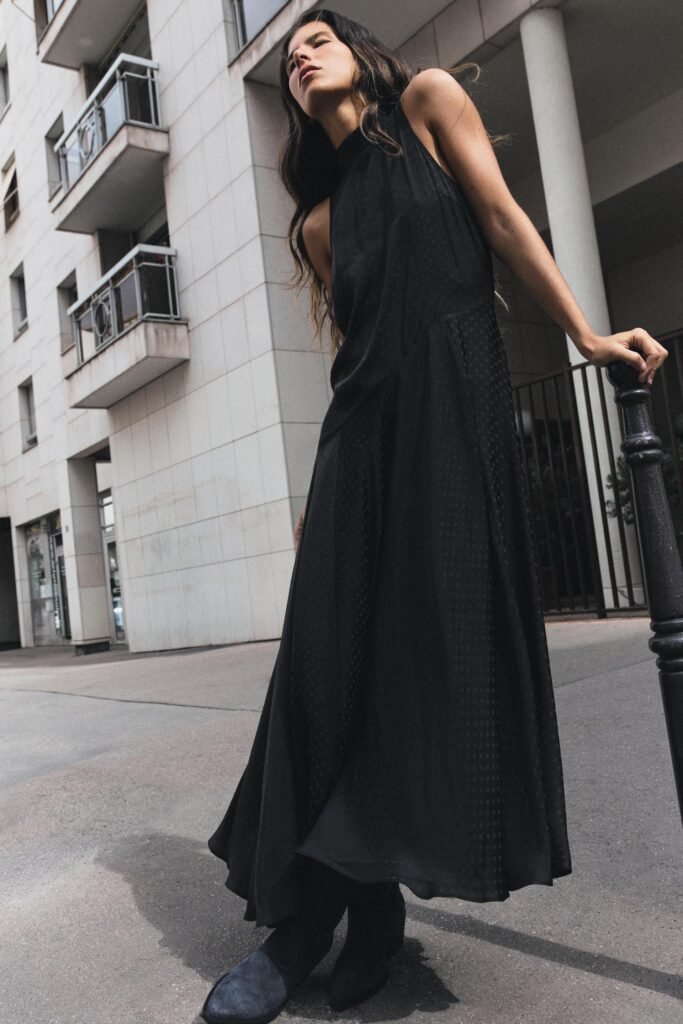 VESTIDO COMPRIDO ÀS BOLINHAS