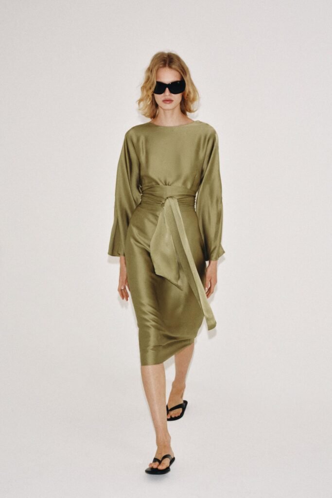 VESTIDO MIDI ACETINADO ZW COLLECTION