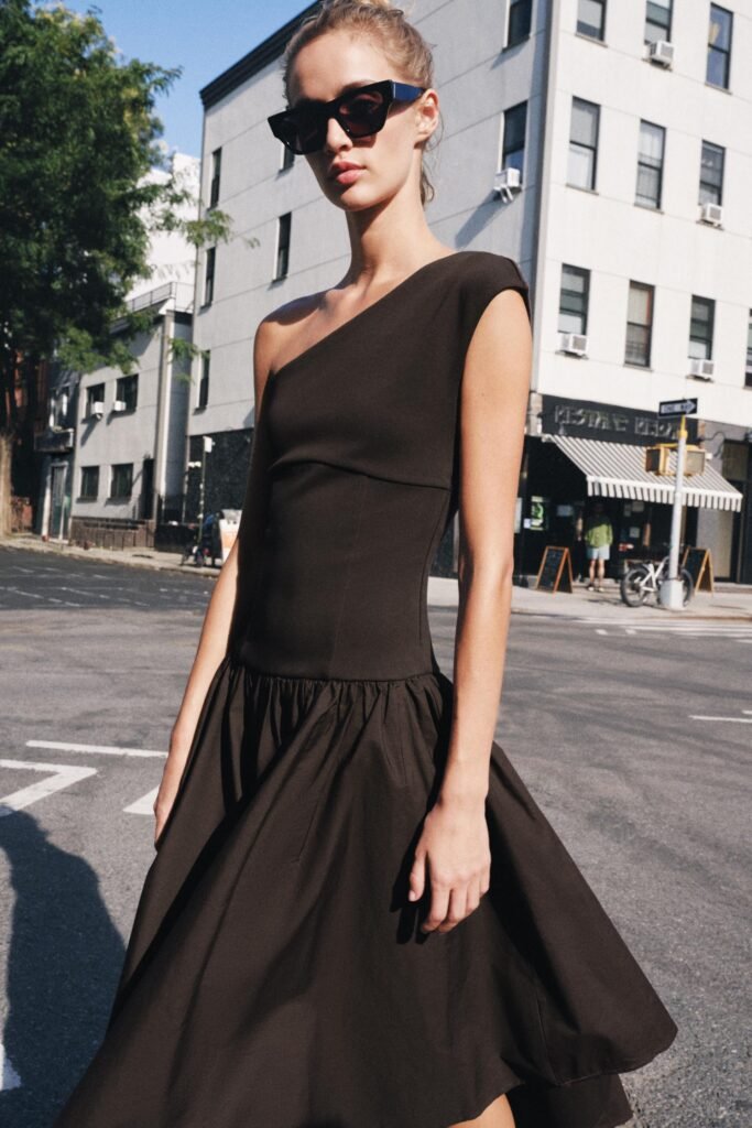 VESTIDO ASSIMÉTRICO COMBINADO