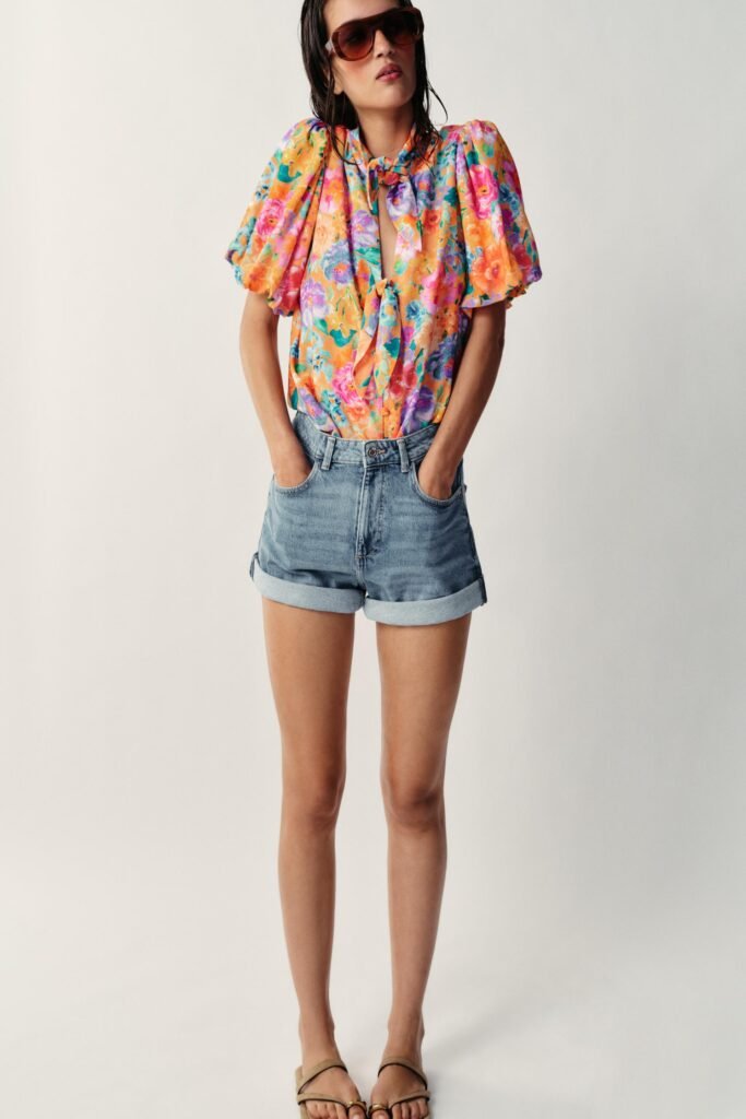 CAMISA ESTAMPADO FLORAL COM LAÇOS