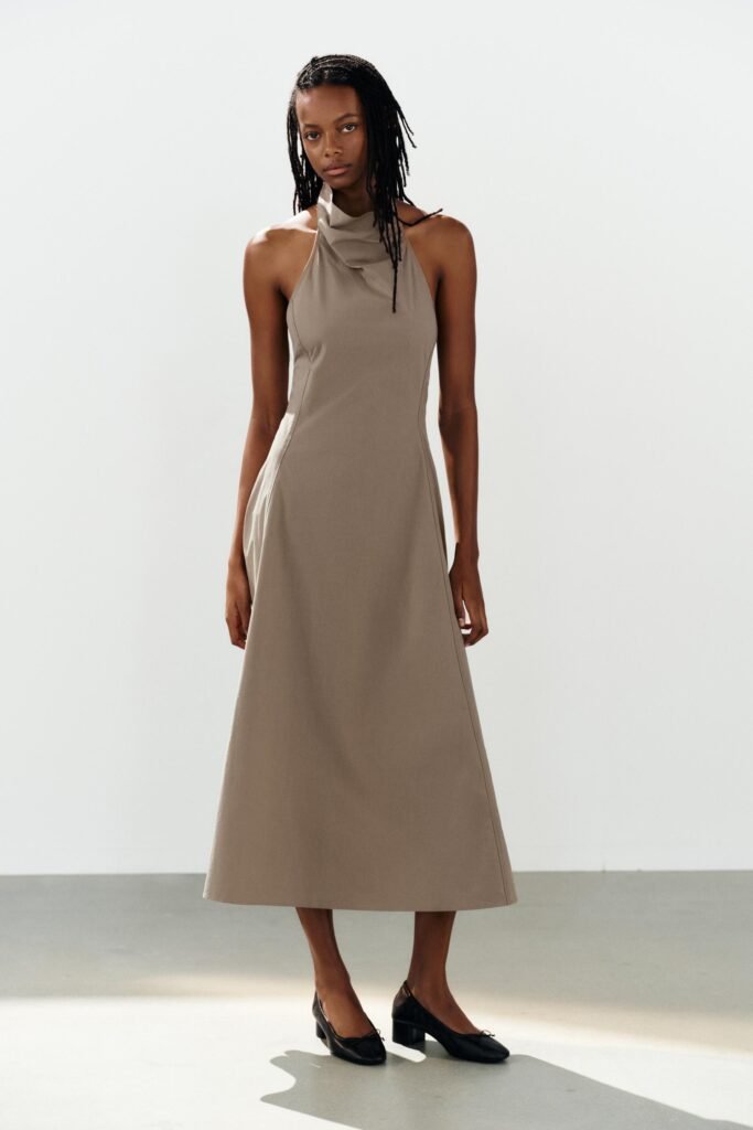 VESTIDO MIDI HALTER COM FIVELA