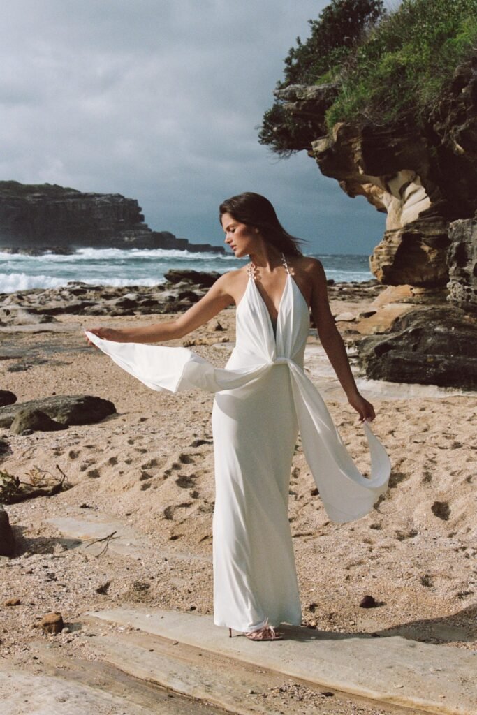 VESTIDO COMPRIDO HALTER COM BOLAS