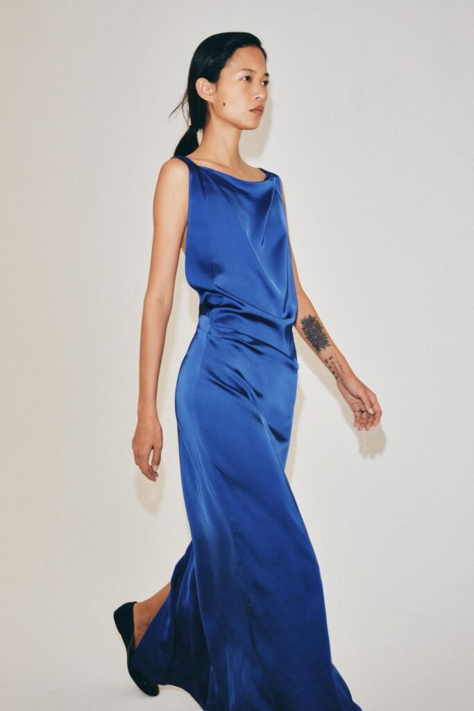 VESTIDO ACETINADO DRAPEADO ZW COLLECTION
