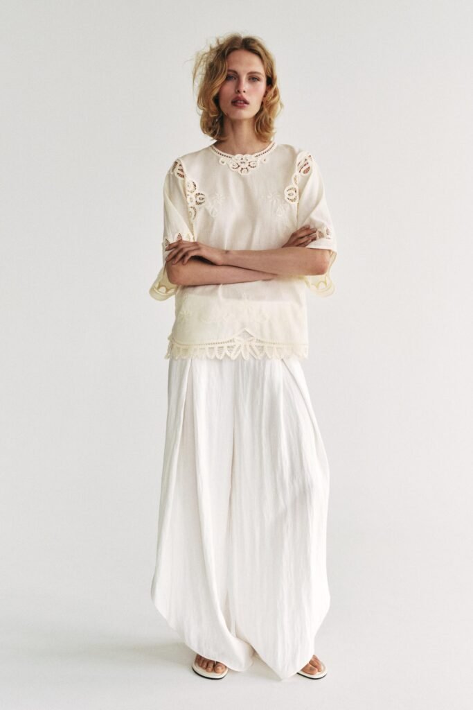 BLUSA COM BORDADOS E LINHO ZW COLLECTION