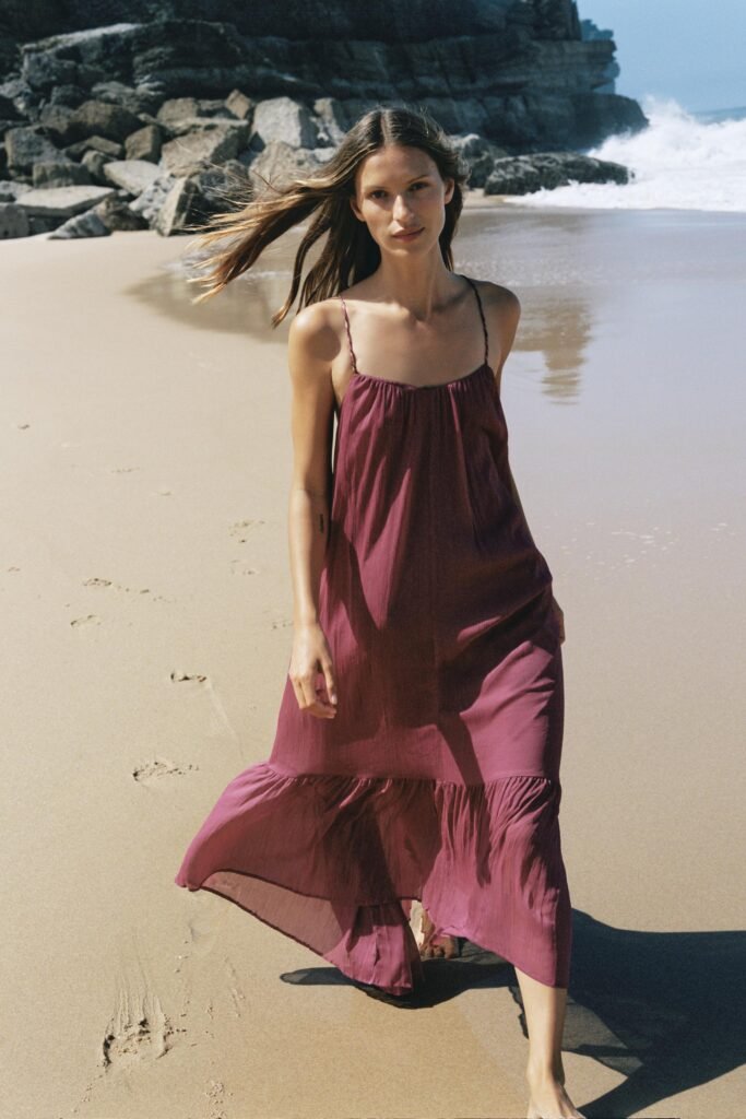 VESTIDO FLUIDO COM MISSANGAS