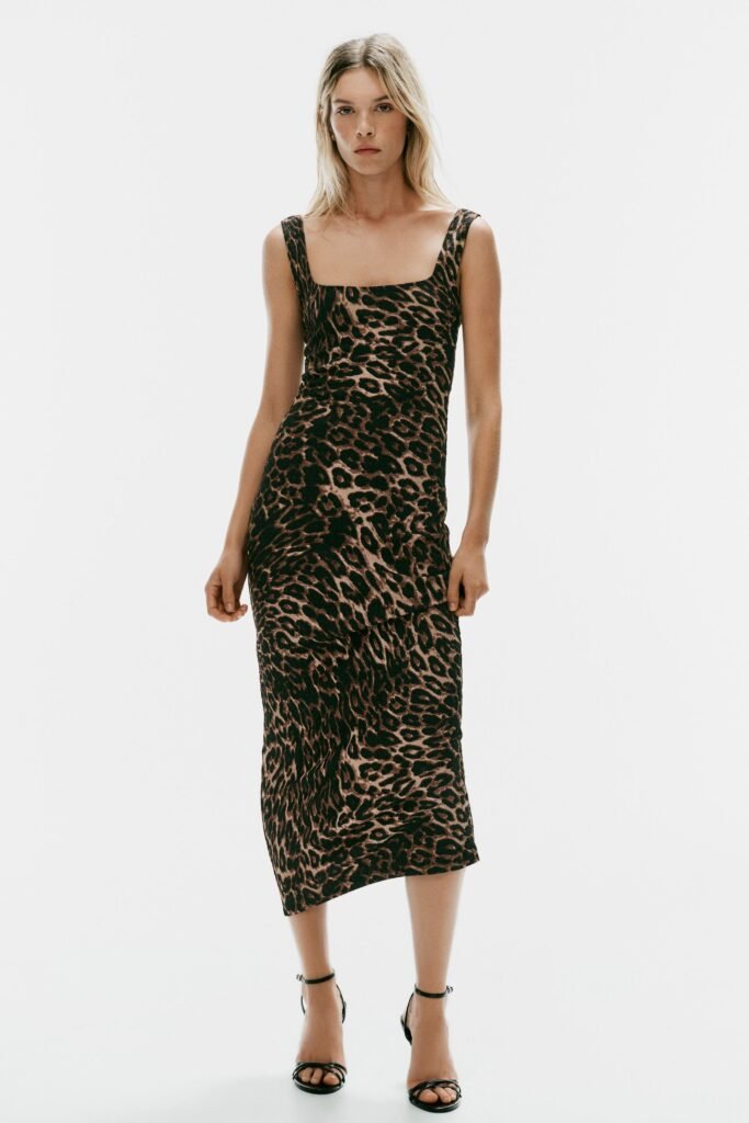 VESTIDO MIDI COM TEXTURA E ESTAMPADO ANIMAL