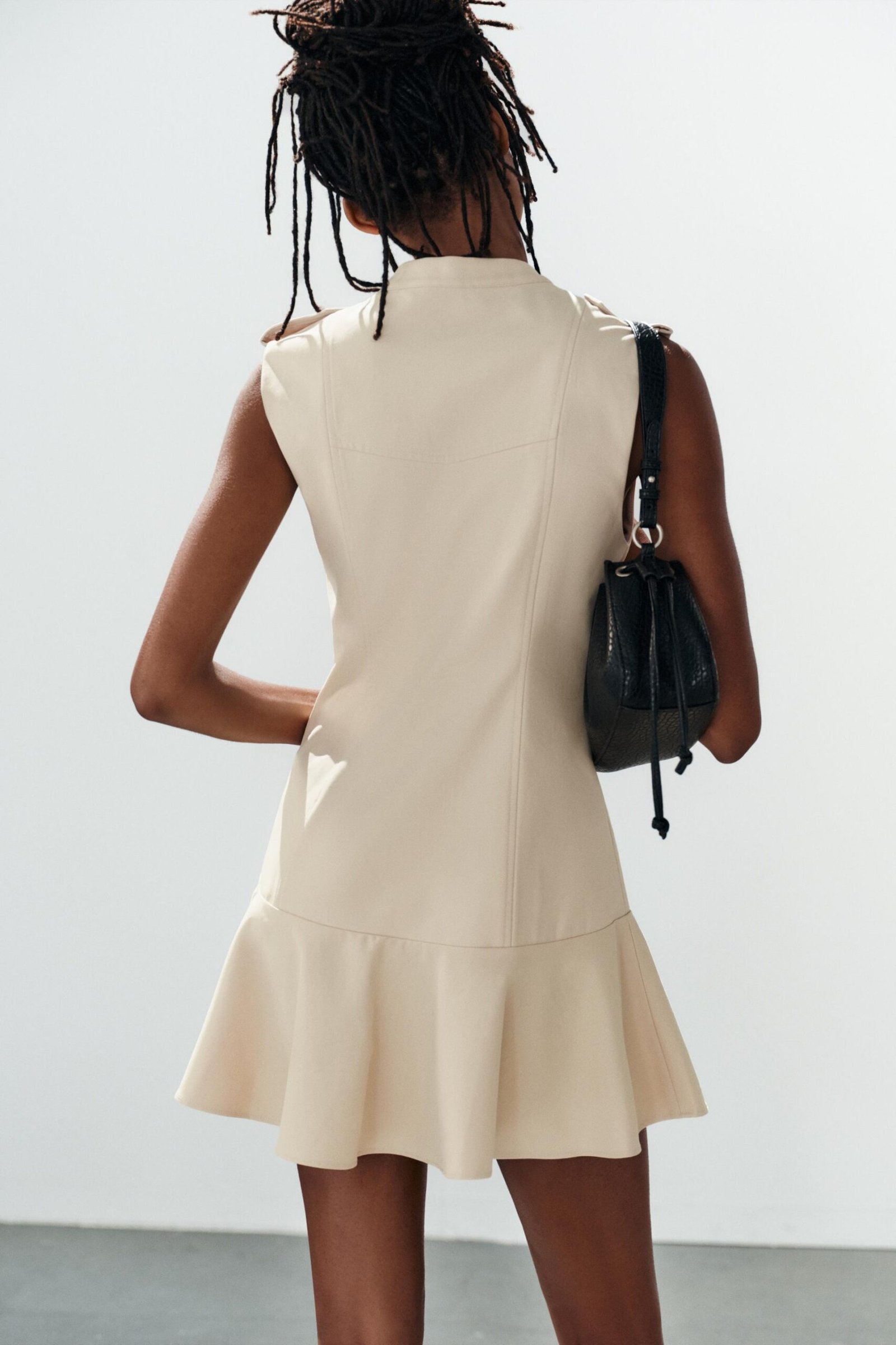 VESTIDO MINI COM BOTÕES E FOLHO - Image 5