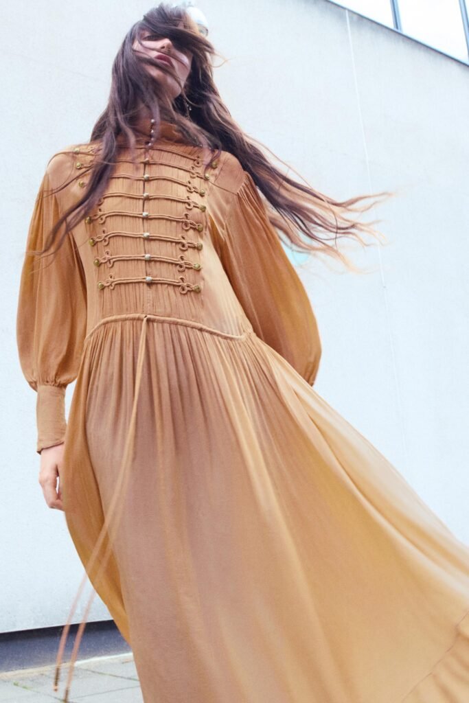 VESTIDO COMPRIDO COM ALAMARES ZW COLLECTION