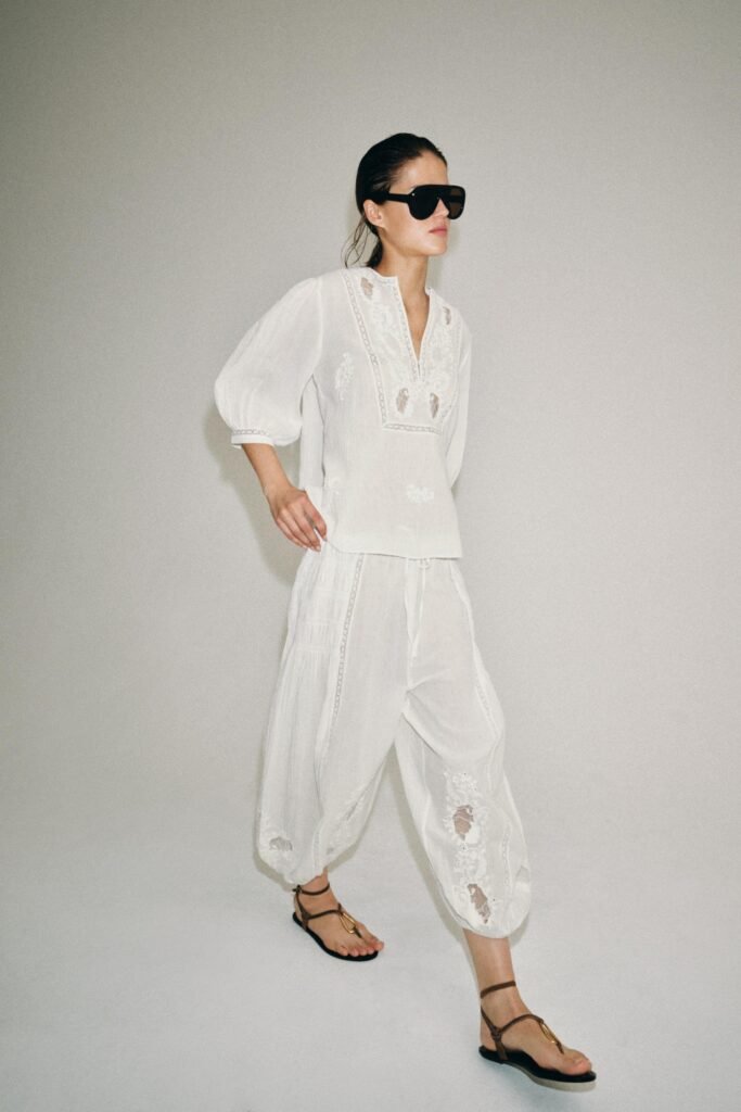 BLUSA COM BORDADOS E RENDA ZW COLLECTION