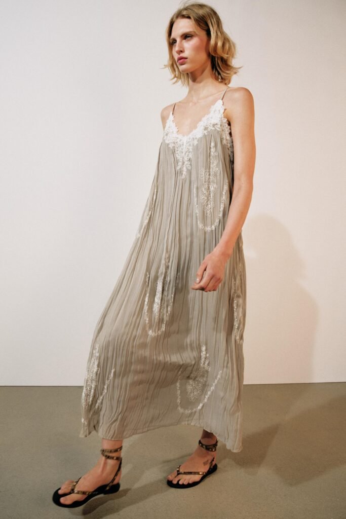VESTIDO COMPRIDO BORDADOS ZW COLLECTION