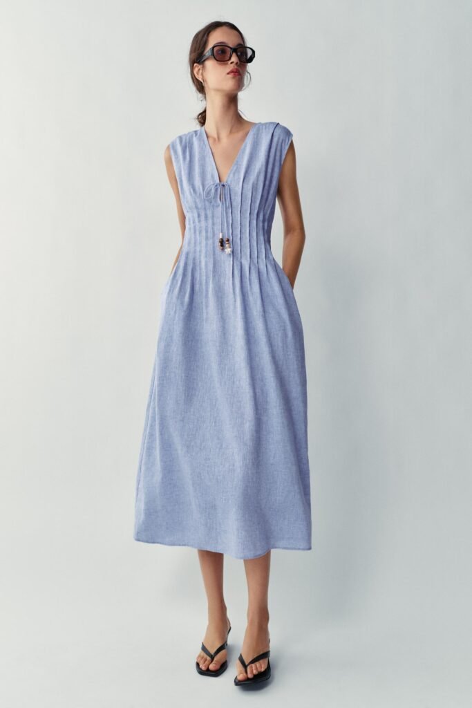 VESTIDO MIDI COM ALFORZES E LINHO