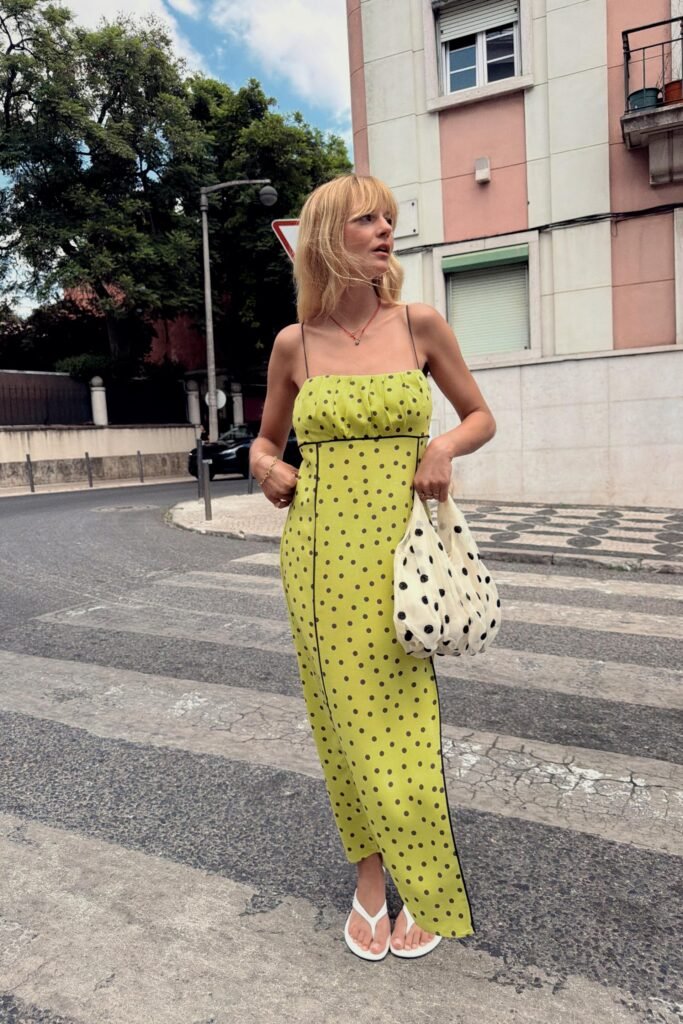VESTIDO MIDI ÀS BOLINHAS