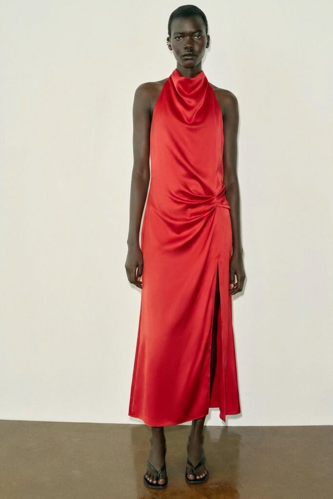 VESTIDO MIDI HALTER ACETINADO