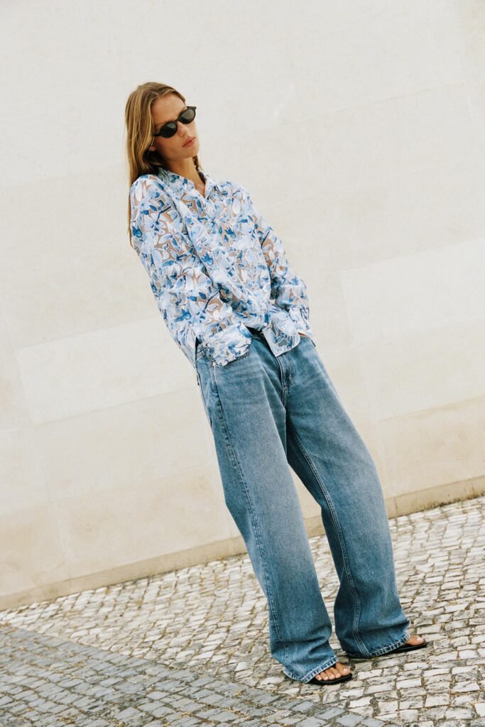 CAMISA COMBINADA COM ESTAMPADO FLORAL
