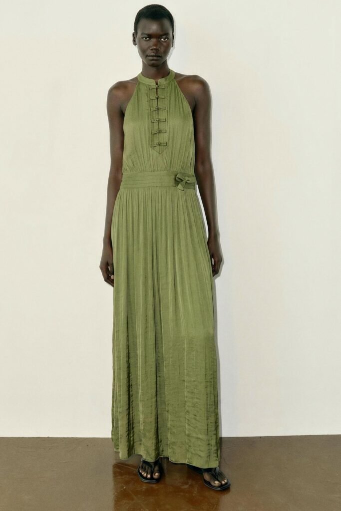 VESTIDO COMPRIDO HALTER COM ALAMARES