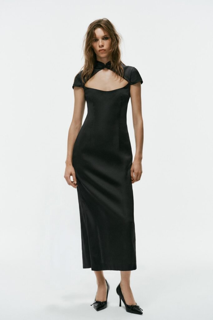 VESTIDO MIDI ACETINADO ABERTURA