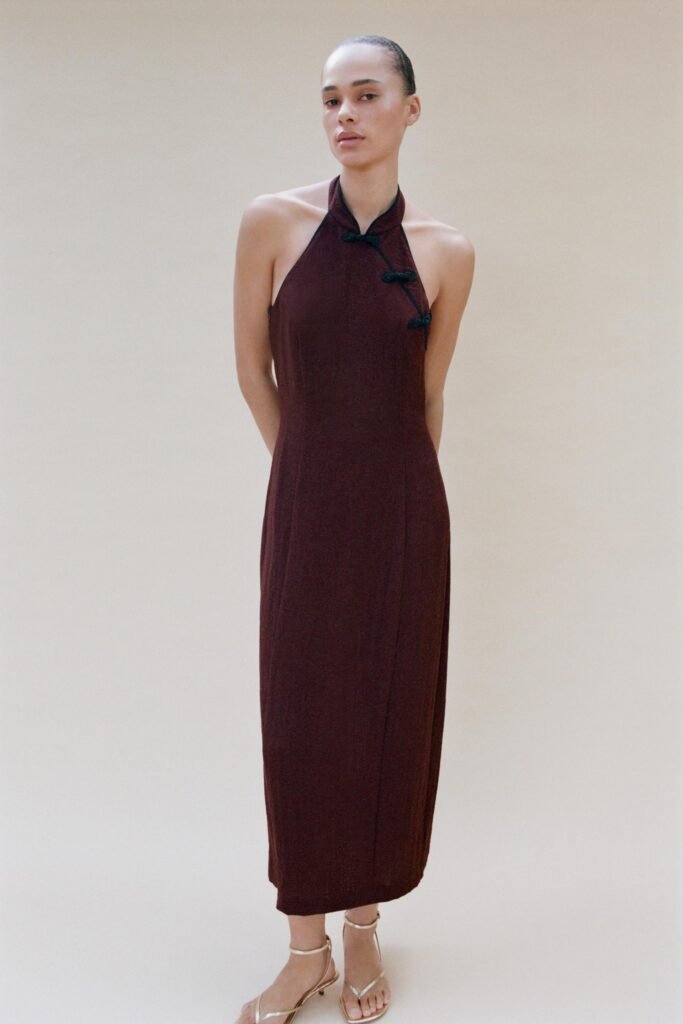 VESTIDO HALTER COM ALAMARES