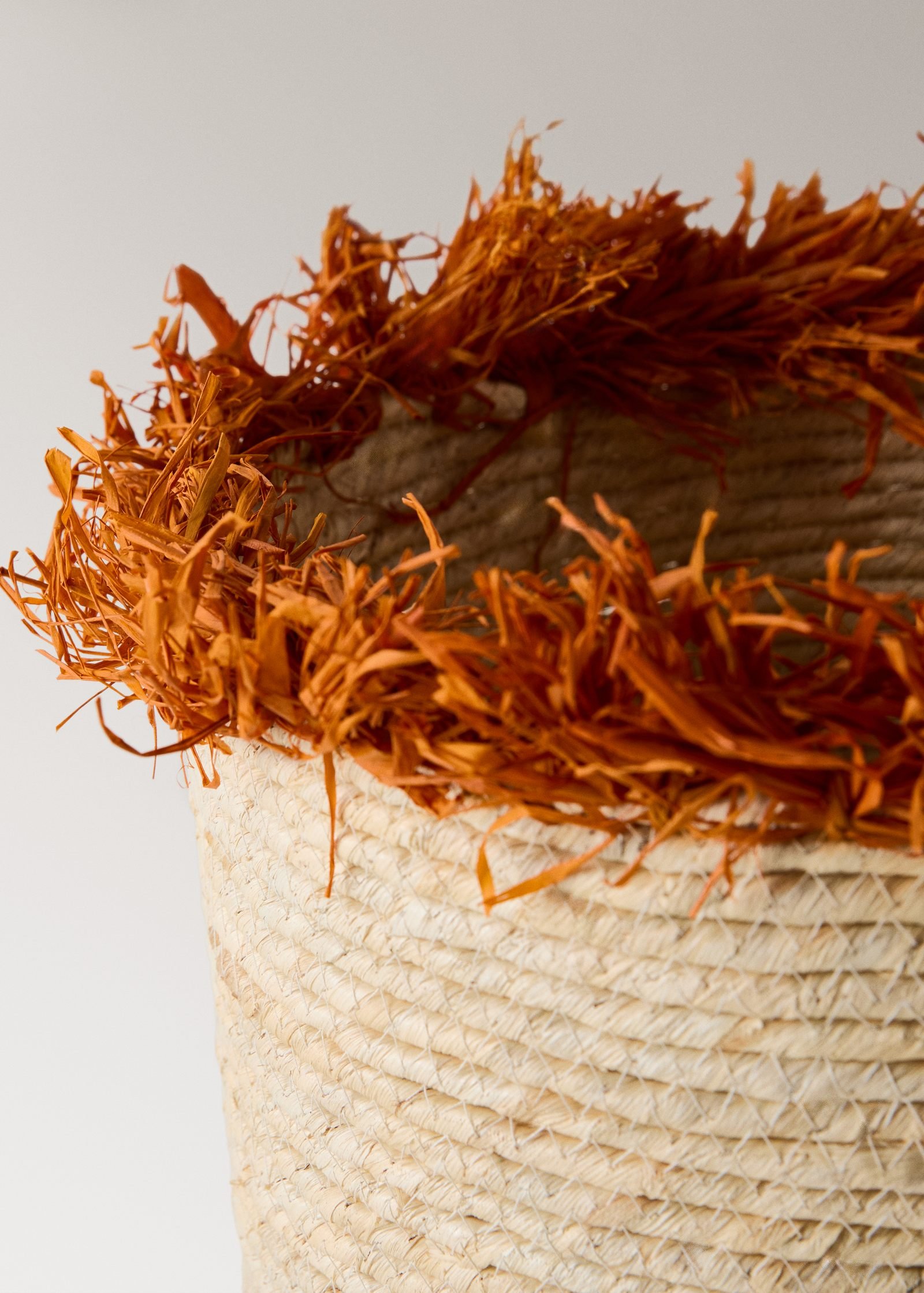 Cesta com detalhe de franja tamanho pequena - Image 2