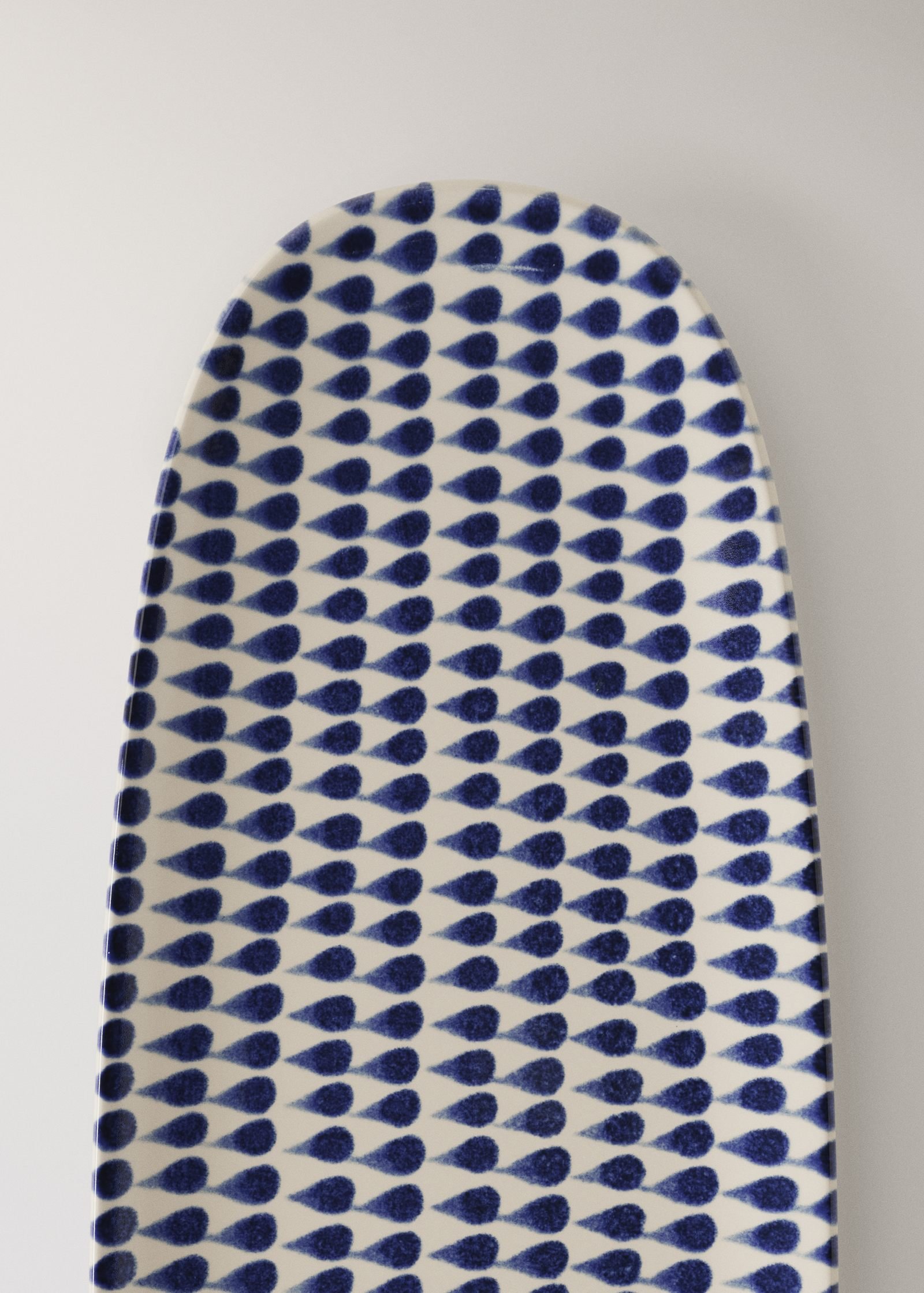 Travessa oval de grés com estampado tamanho grande - Image 3